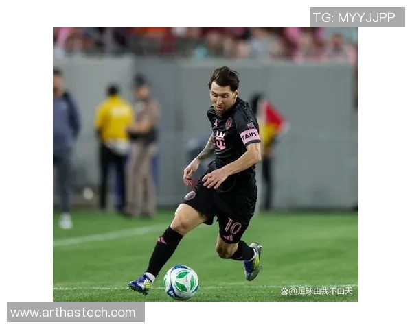 足球明星职业照片全景展示让你领略球场风采与魅力 足球明星职业照片全景展示让你领略球场风采与魅力